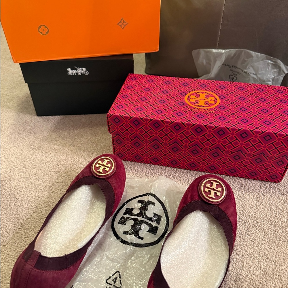 Tory Burch Red Suede Flats with Logo - Picture 5 of 12